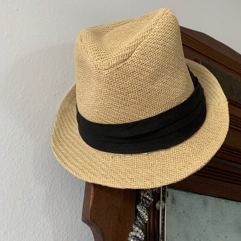 Straw fedora with black fabric band